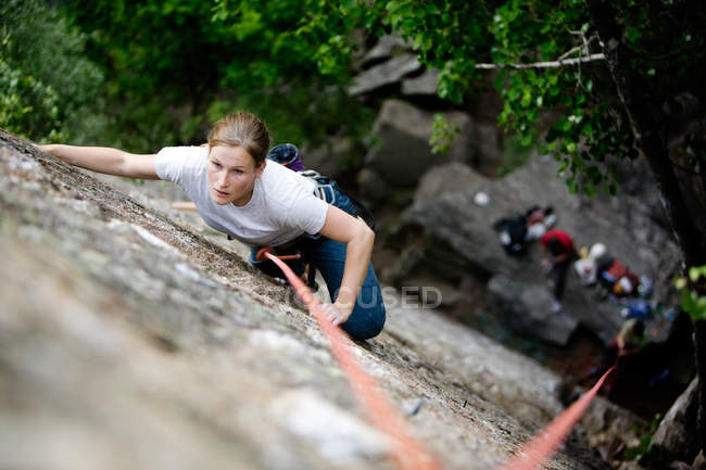 Scalatrice femminile — Foto stock