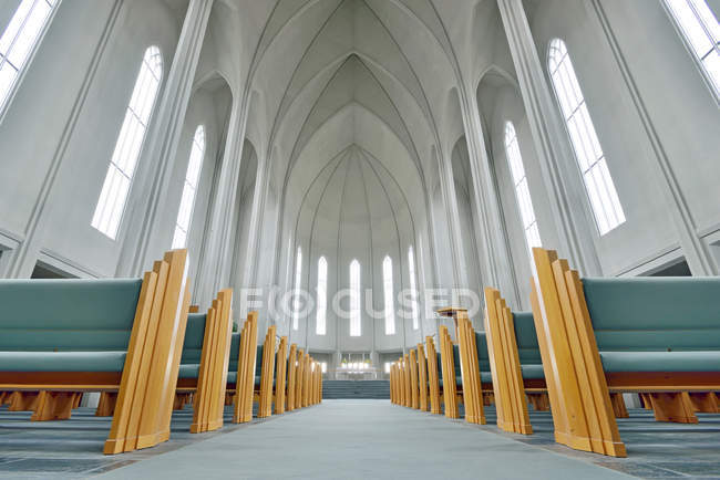 Dentro de la Iglesia Hallgrimskirkja, Reykjavik - foto de stock