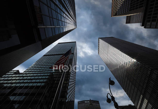 Dramatic cloudy sky over New York City — Stock Photo