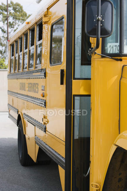 Scuolabus giallo — Foto stock