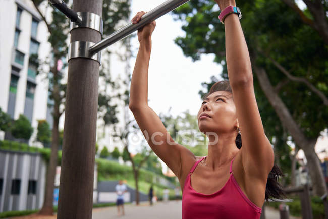Fitness femme gym — Photo de stock