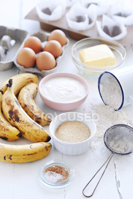 Ingrédients bruts pour pain de banane — Photo de stock