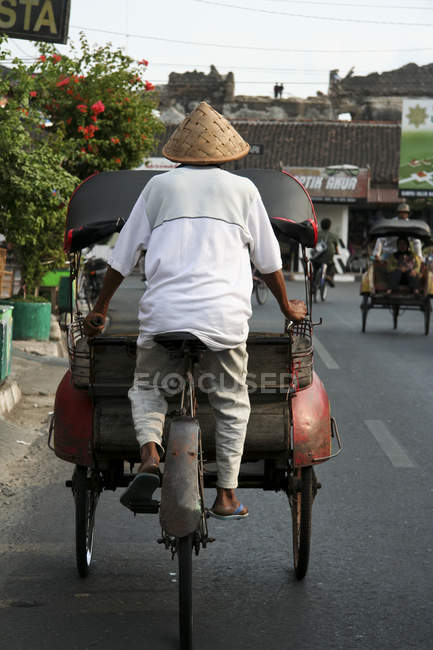 Triciclo conducente di risciò yogyakarta — Foto stock