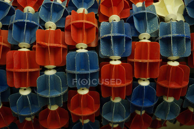 Bóias vermelhas e azuis — Fotografia de Stock