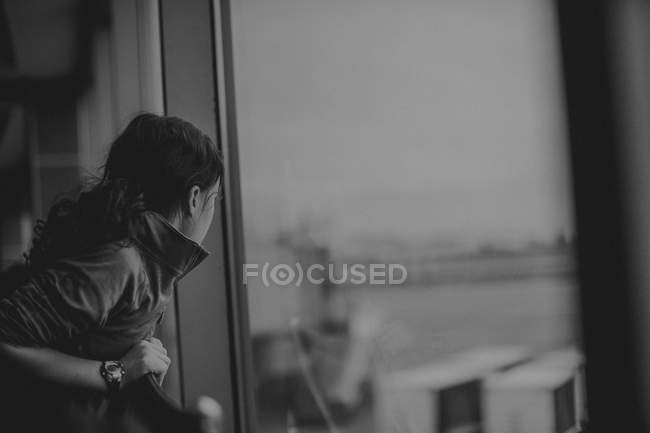 Little girl in airport — Stock Photo