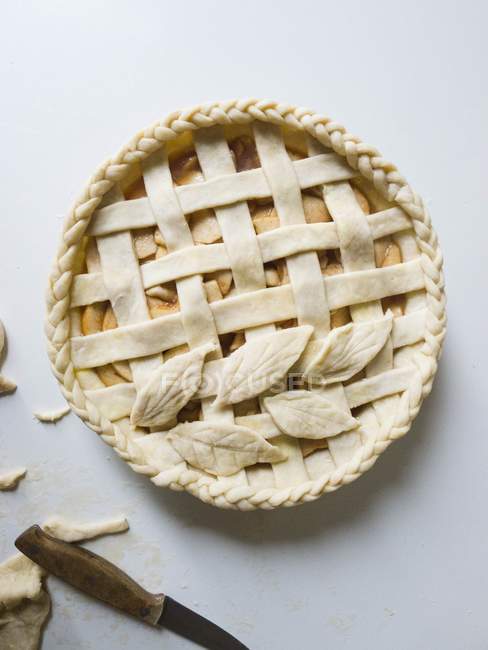 Raw apple pie — Stock Photo