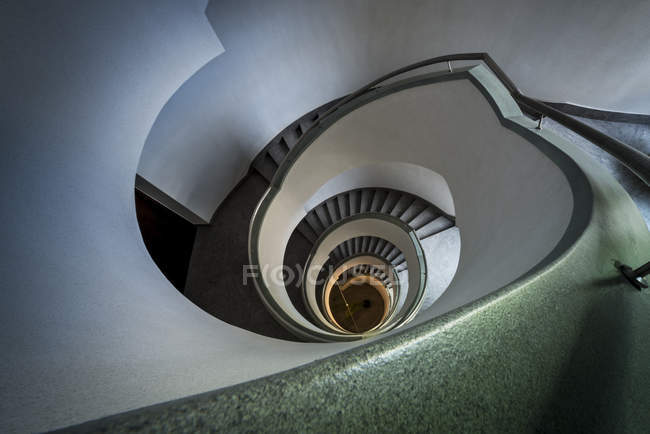 Escalier moderne en colimaçon — Photo de stock