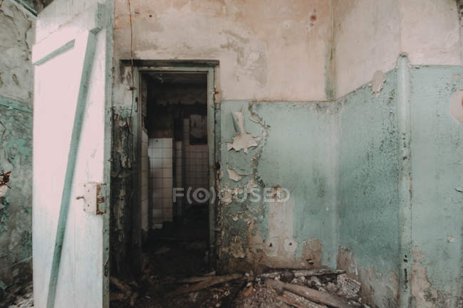 Hospital Beelitz Heilstatten abandonado - foto de stock