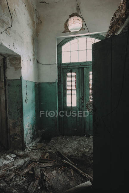 Заброшенная больница имени Белитца Хайльстаттена — стоковое фото