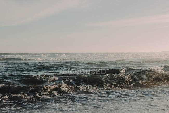 Océan déchaîné pittoresque — Photo de stock