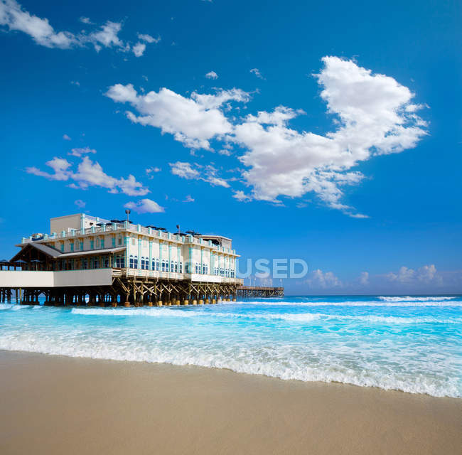 Daytona Beach en Florida con muelle Estados Unidos - foto de stock