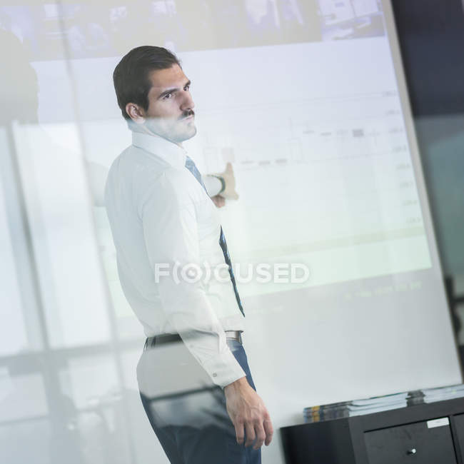 Presentación de negocios sobre reunión corporativa. - foto de stock