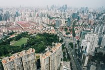 Rascacielos y autopista de Hong Kong - foto de stock