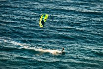 Kitesurfing near Pepperdine — Stock Photo