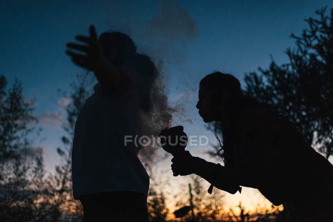 Procedura rituale tradizionale di pulizia durante la cerimonia della capanna del sudore, San Miguel de Allende, Messico — Foto stock