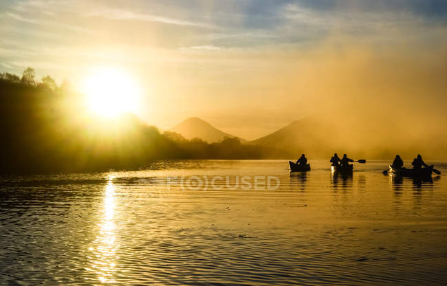 Acque tranquille di Loch Tay — Foto stock