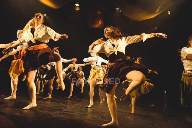 Performance sul palco dell'università di Edimburgo — Foto stock