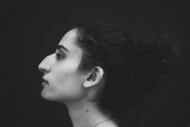 Арабская молодая женщина — стоковое фото