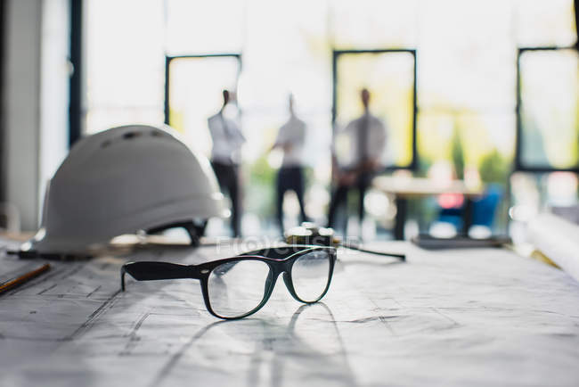 Materiais de arquitectura no local de trabalho — Fotografia de Stock