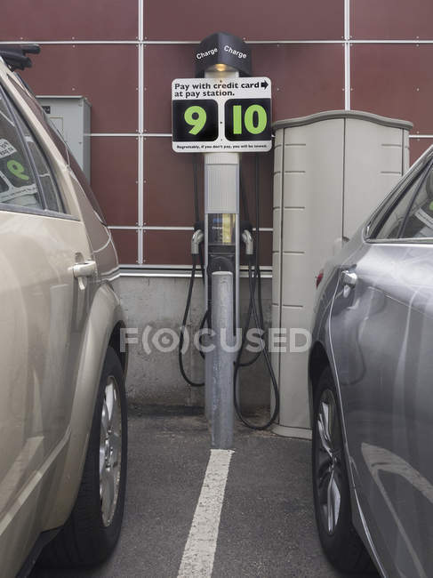 Borne de recharge de voiture électrique — Photo de stock