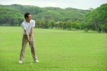 Giocatore di golf al campo da golf — Foto stock