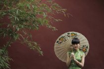 Жінки носять традиційні китайські плаття — стокове фото