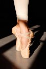 Ballerina Füße in Zehenschuhen — Stockfoto