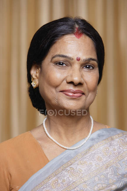 Portrait of woman in sari — Stock Photo