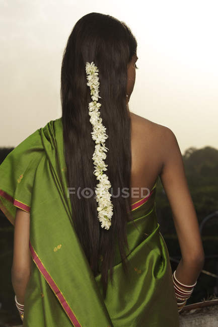Mulher usando sari — Fotografia de Stock