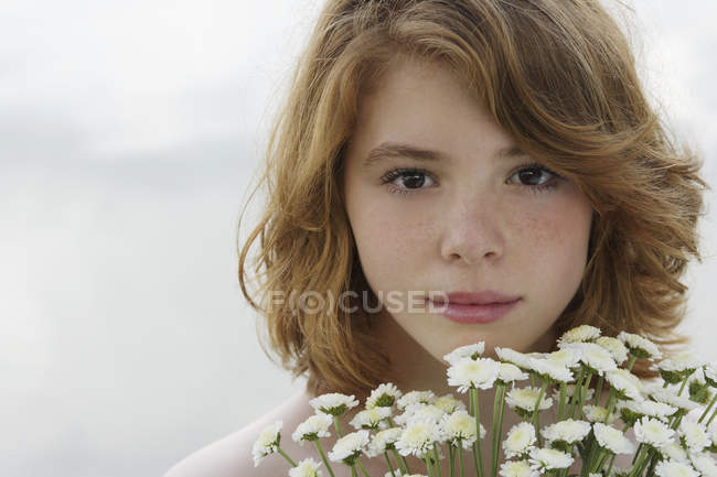 Retrato de chica adolescente - foto de stock