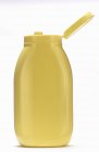 Горчица в пластиковой бутылке для сжатия — стоковое фото