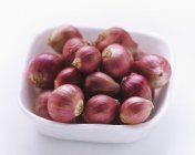 Shallots in a Rectangular Bowl — Stock Photo