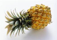 Closeup Whole Pineapple — Stock Photo