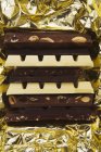 Bares de chocolate escuro e branco — Fotografia de Stock