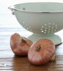 Two Red Onions — Stock Photo