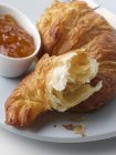 Croissant lacerato — Foto stock