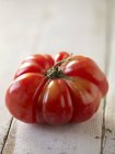Tomate Heirloom vermelho fresco — Fotografia de Stock
