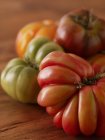 Vários tomates de herança — Fotografia de Stock