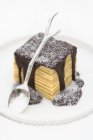 Baumkuchen - немецкий слоистый торт — стоковое фото