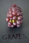 Bunch of red grapes — Stock Photo