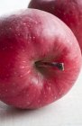 Frische reife rote Äpfel — Stockfoto