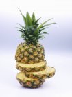 Tranches savoureuses ananas — Photo de stock