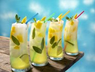 Vier Mango Limetten Mojitos — Stockfoto
