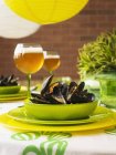 Steamed mussels in bowl — Stock Photo