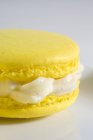 Macaron con crema alla vaniglia — Foto stock