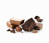 Pedaços de chocolate escuro e leite — Fotografia de Stock