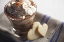 Стакан горячего какао — стоковое фото