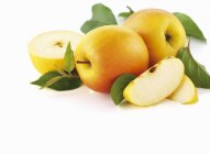 Manzanas amarillas maduras - foto de stock