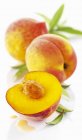 Gelbes Fruchtfleisch Pfirsiche — Stockfoto