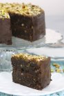 Schokolade Brownie Kuchen mit Nüssen — Stockfoto